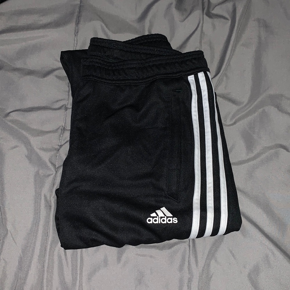 adidas athletic pants (w/ a few minor snags)